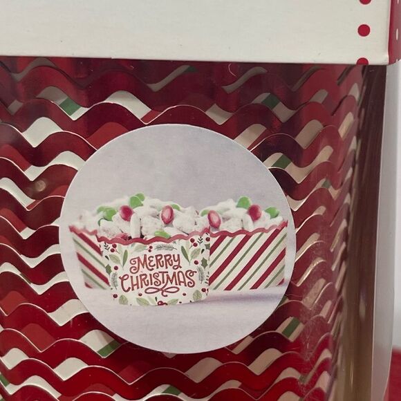 Baking Cups Red and Green Christmas 40 Jumbo Pieces NWT - Picture 6 of 9